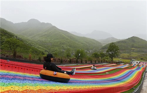 扬州彩虹滑草场